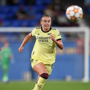 Champions League Showdown: Caitlin Foord Fights for Arsenal Against Barcelona