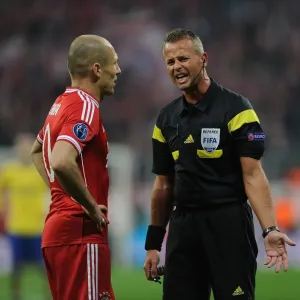Champions League Showdown: Moen Referees Tense Encounter Between Bayern Munich and Arsenal Champions League Showdown: Moen Referees Tense Encounter Between Bayern Munich and Arsenal