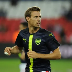 Champions League Showdown: Monreal's Battle at Parc des Princes - Paris Saint-Germain vs. Arsenal