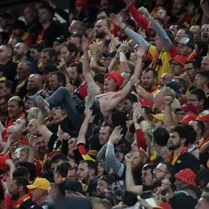 Champions League Thrills: Fan Surfing Euphoria - RC Lens vs. Arsenal Champions League Thrills: Fan Surfing Euphoria - RC Lens vs. Arsenal