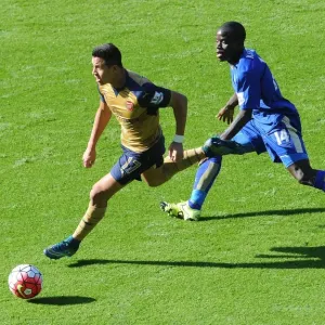 Chasing Glory: Sanchez vs. Kante - A Premier League Battle Chasing Glory: Sanchez vs. Kante - A Premier League Battle