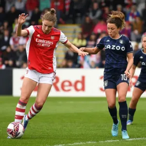 Clash of the FA WSL Stars: Miedema vs. Petzelberger - Arsenal Women vs. Aston Villa Women Clash of the FA WSL Stars: Miedema vs. Petzelberger - Arsenal Women vs. Aston Villa Women