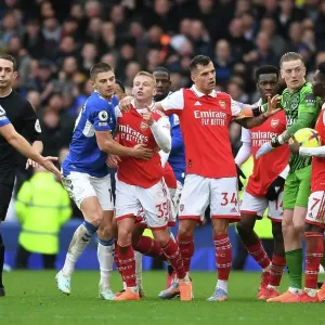 Clash at Goodison Park: Zinchenko vs. Maupay - Arsenal vs. Everton (2022-23)