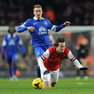 Clash of Midfield Maestros: Rosicky vs Deulofeu - Arsenal vs Everton Premier League Showdown (2013) Clash of Midfield Maestros: Rosicky vs Deulofeu - Arsenal vs Everton Premier League Showdown (2013)