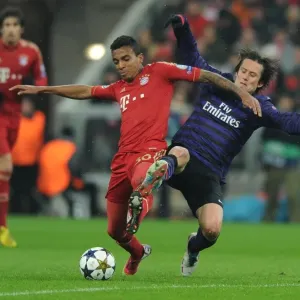 Clash of Midfield Titans: Rosicky vs. Gustavo - Bayern Munich vs. Arsenal, UEFA Champions League 2013