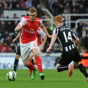 Clash of Midfielders: Calum Chambers vs Jack Colback - Newcastle United vs Arsenal, Premier League 2015 Clash of Midfielders: Calum Chambers vs Jack Colback - Newcastle United vs Arsenal, Premier League 2015