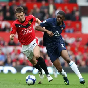 Clash of Midfielders: Diaby vs. Carrick in Manchester United's 2:1 Victory over Arsenal, Barclays Premier League, Old Trafford, 29/8/09 Clash of Midfielders: Diaby vs. Carrick in Manchester United's 2:1 Victory over Arsenal, Barclays Premier League, Old Trafford, 29/8/09