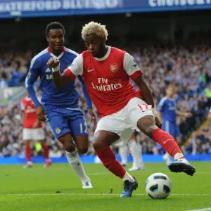 Clash of Midfielders: Mikel vs. Song in Chelsea's 2:0 Victory over Arsenal, Premier League 2010-11 Clash of Midfielders: Mikel vs. Song in Chelsea's 2:0 Victory over Arsenal, Premier League 2010-11