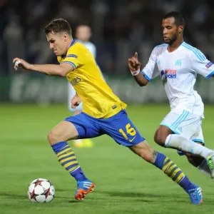 Clash of Midfielders: Ramsey vs. Imbula - Marseille vs. Arsenal, UEFA Champions League, 2013 Clash of Midfielders: Ramsey vs. Imbula - Marseille vs. Arsenal, UEFA Champions League, 2013