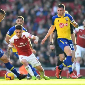 Clash of Midfielders: Torreira vs Hojbjerg & Romeu (Arsenal vs Southampton, Premier League) Clash of Midfielders: Torreira vs Hojbjerg & Romeu (Arsenal vs Southampton, Premier League)