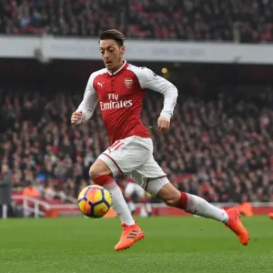 Clash of Rivals: Mesut Ozil in the Heart of the Arsenal-Tottenham Battle (2017-18)