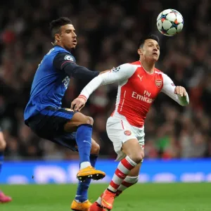Clash of Stars: Sanchez vs. Dirar in Arsenal's UEFA Champions League Battle against Monaco