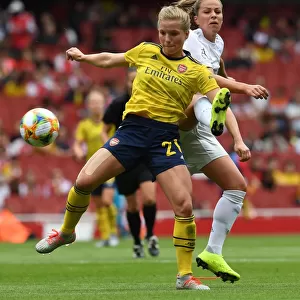 Clash of Stars: Tabea Kemme vs. Melanie Leupolz at the Emirates Cup - Arsenal Women vs. FC Bayern Munich