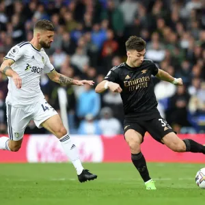 Clash of Styles: Kieran Tierney vs. Mateusz Klich - Leeds United vs. Arsenal FC, Premier League 2022-23 Clash of Styles: Kieran Tierney vs. Mateusz Klich - Leeds United vs. Arsenal FC, Premier League 2022-23