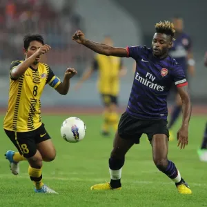 Clash of Talents: Alex Song vs. Safiq Bin Rahim (Malaysia XI vs. Arsenal, 2012)