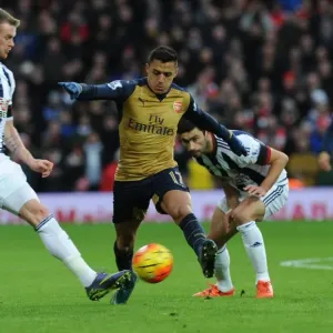 Clash of Titans: Alexis Sanchez vs. Chris Brunt in Premier League Showdown Clash of Titans: Alexis Sanchez vs. Chris Brunt in Premier League Showdown