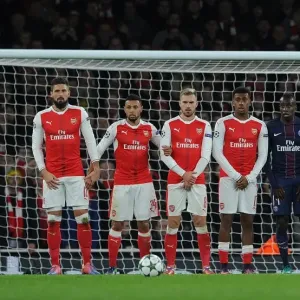 Clash of Titans: Arsenal FC vs Paris Saint-Germain in the UEFA Champions League (2016-17) - Battle at the Emirates Clash of Titans: Arsenal FC vs Paris Saint-Germain in the UEFA Champions League (2016-17) - Battle at the Emirates
