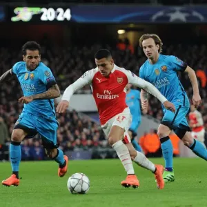Clash of Titans: Arsenal vs. Barcelona - UEFA Champions League Battle (2015/16) Clash of Titans: Arsenal vs. Barcelona - UEFA Champions League Battle (2015/16)