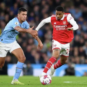 Clash of Titans: Manchester City vs. Arsenal - Premier League Showdown Clash of Titans: Manchester City vs. Arsenal - Premier League Showdown