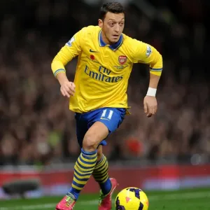 Clash of the Titans: Mesut Ozil Goes Head-to-Head with Manchester United (2013-14) Clash of the Titans: Mesut Ozil Goes Head-to-Head with Manchester United (2013-14)