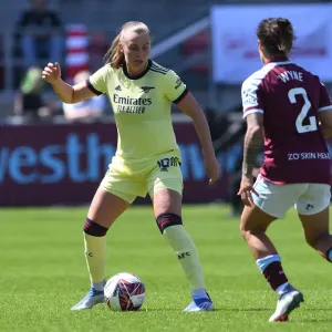 Clash of the Titans: Noelle Maritz vs. Zaneta Wyne - Intense FA WSL Showdown between West Ham and Arsenal