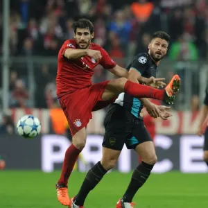 Clash of Titans: Olivier Giroud vs Javi Martinez - Battle for Champions League Supremacy Clash of Titans: Olivier Giroud vs Javi Martinez - Battle for Champions League Supremacy