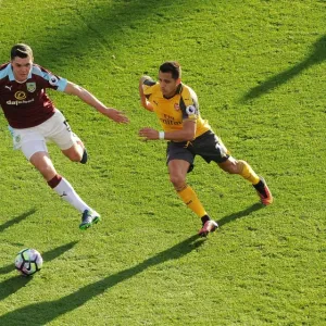 Clash of Titans: Sanchez vs Keane - A Premier League Battle Clash of Titans: Sanchez vs Keane - A Premier League Battle