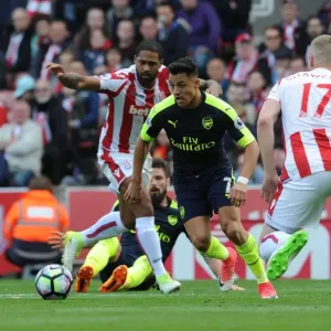 Clash of Titans: Sanchez vs Shawcross - Stoke City vs Arsenal, Premier League 2016-17