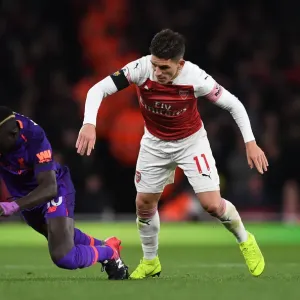 Clash of Titans: Torreira vs Mane - Arsenal vs Liverpool, Premier League 2018-19 Clash of Titans: Torreira vs Mane - Arsenal vs Liverpool, Premier League 2018-19