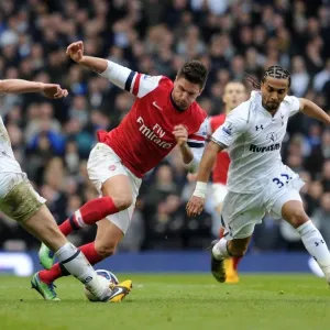 Clash at White Hart Lane: Giroud vs. Vertonghen and Assou-Ekotto (Tottenham vs. Arsenal, 2012-13)