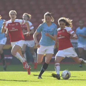 Danielle van de Donk (Arsenal) Janine Beckie (Man City)