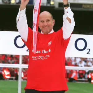 Danny Fizsman (Arsenal Director) with a key to Emirates Stadium during the Final Salute Ceremony