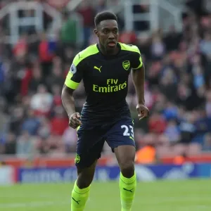 Danny Welbeck in Action: Arsenal vs. Stoke City, Premier League 2016-17