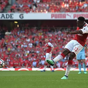 Danny Welbeck in Action: Arsenal vs Burnley, Premier League 2017-18