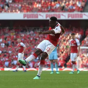 Danny Welbeck in Action: Arsenal vs Burnley, Premier League 2017-18