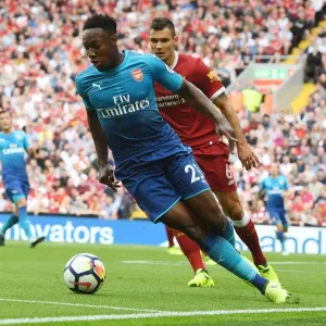 Danny Welbeck in Action: Liverpool vs Arsenal, Premier League 2017-18