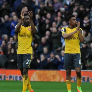 Danny Welbeck and Alex Iwobi (Arsenal) clap the fans after the match