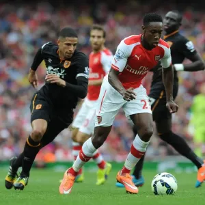 Danny Welbeck (Arsenal) Curtis Davies (Hull). Arsenal 2: 2 Hull City. Barclays Premier League Danny Welbeck (Arsenal) Curtis Davies (Hull). Arsenal 2: 2 Hull City. Barclays Premier League