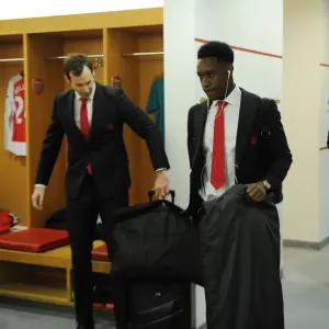 Danny Welbeck Gears Up for Arsenal vs. Leicester City Showdown (2015-16) Danny Welbeck Gears Up for Arsenal vs. Leicester City Showdown (2015-16)
