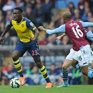 Danny Welbeck Outmaneuvers Fabian Delph: Aston Villa vs. Arsenal, Premier League 2014-15