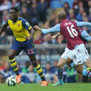Danny Welbeck Outmaneuvers Fabian Delph: Aston Villa vs. Arsenal, Premier League 2014-15