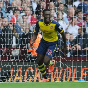 Danny Welbeck Scores His Second Goal: Arsenal's Triumph at Aston Villa, Premier League 2014-15