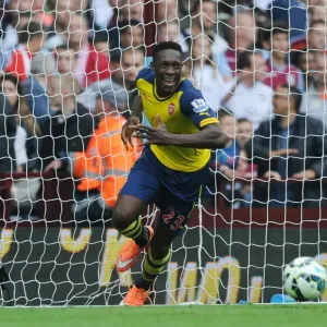 Danny Welbeck Scores Second Goal: Aston Villa vs. Arsenal, Premier League 2014-15