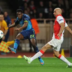 Danny Welbeck vs. Aymen Abdennour: Intense Moment from Arsenal's UEFA Champions League Clash with Monaco