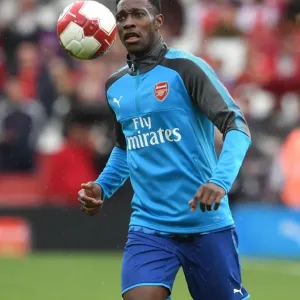 Danny Welbeck Warms Up Ahead of Arsenal vs. SL Benfica - Emirates Cup 2017-18 Danny Welbeck Warms Up Ahead of Arsenal vs. SL Benfica - Emirates Cup 2017-18
