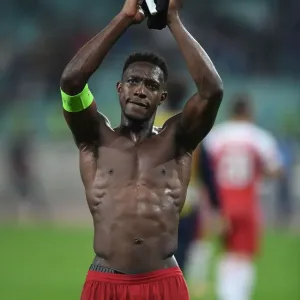Danny Welbeck's Europa League Victory Celebration with Arsenal Fans in Baku Danny Welbeck's Europa League Victory Celebration with Arsenal Fans in Baku