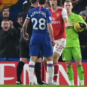 David Luiz Red Card: Dramatic Moment in Chelsea vs. Arsenal Premier League Clash (London, 2020)