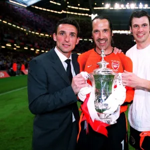 David Seaman, Guillaume Warmuz and Stuart Taylor (Arsenal) with the FA Cup Trophy