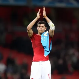 Denilson (Arsenal) claps the fans at the end of the match Denilson (Arsenal) claps the fans at the end of the match