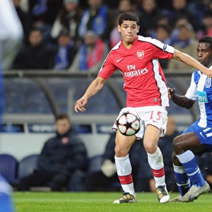 Denilson (Arsenal) Silvestre Varela (Porto). FC Porto 2: 1 Arsenal, UEFA Champions League